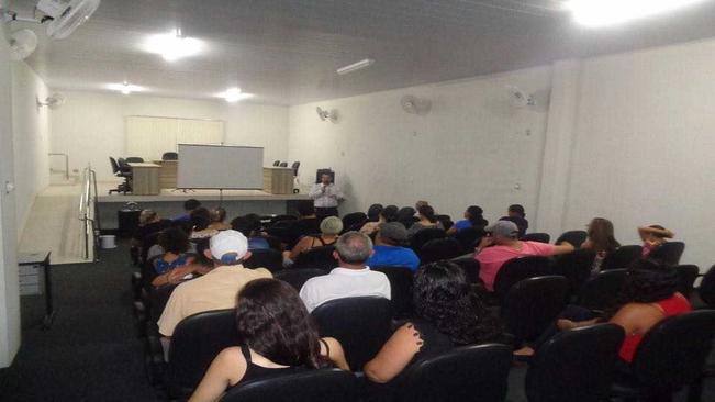 PALESTRA COM O COORDENADOR DE VIGILÂNCIA SANITÁRIA.
